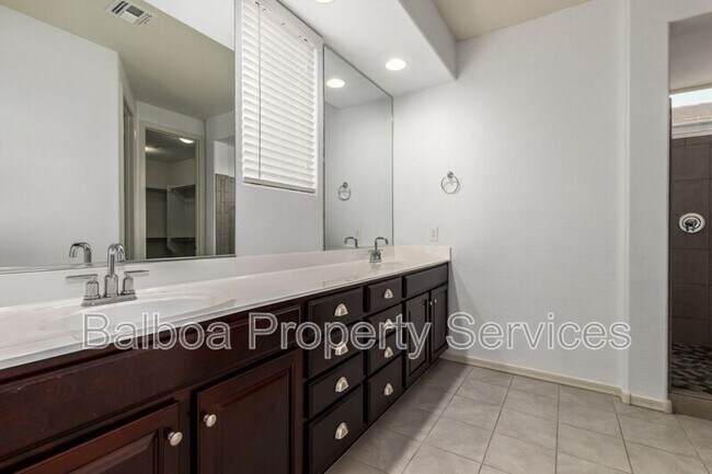 Building Photo - 5427 S Canyon Rim