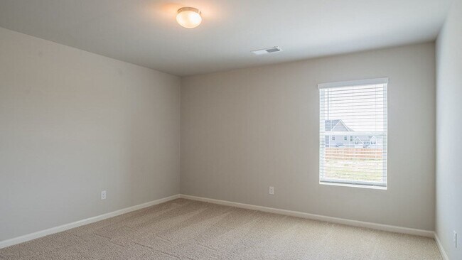 Building Photo - 308 Geranium St