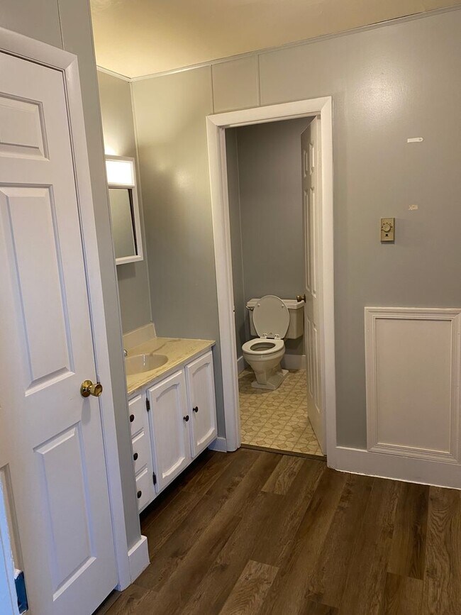 Building Photo - Coming soon! 4 Bedroom Farmhouse for Rent in Shippensburg