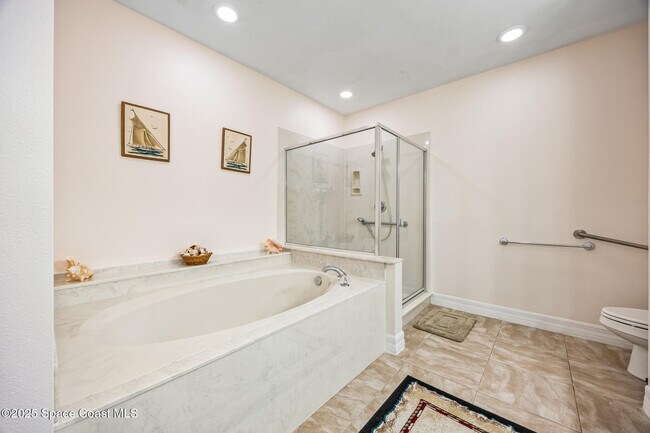 Building Photo - 540 S Banana River Dr