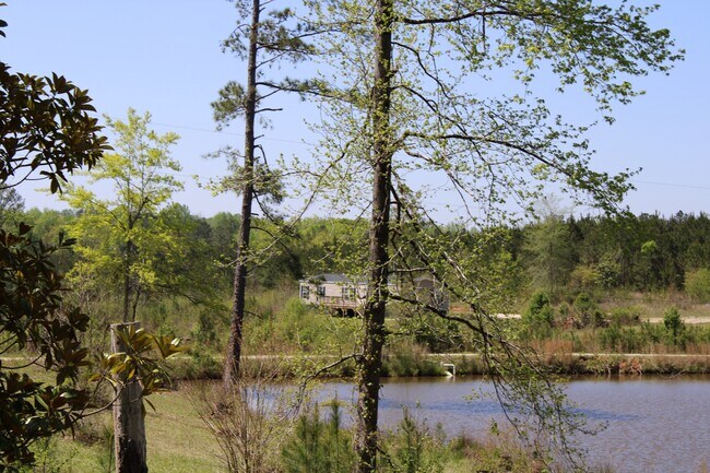 Building Photo - 818 W Grantville Rd