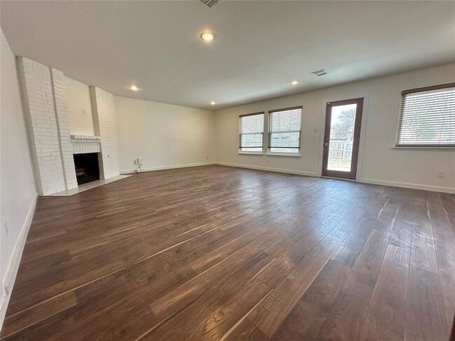 Building Photo - 1608 Charolais Dr