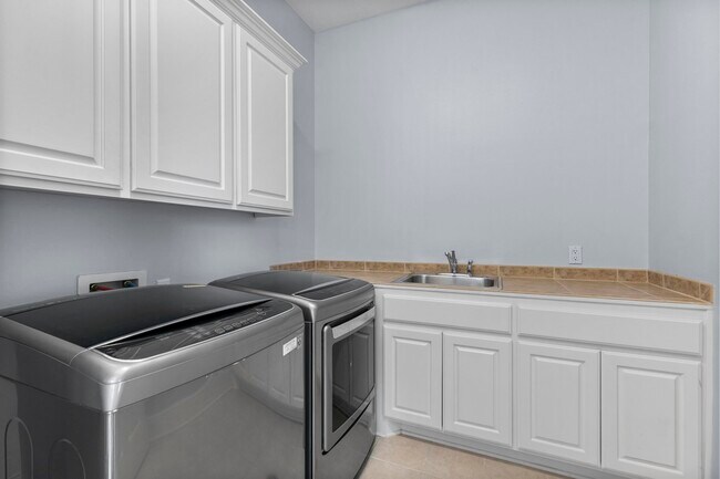 Building Photo - 4626 Braeburn Dr