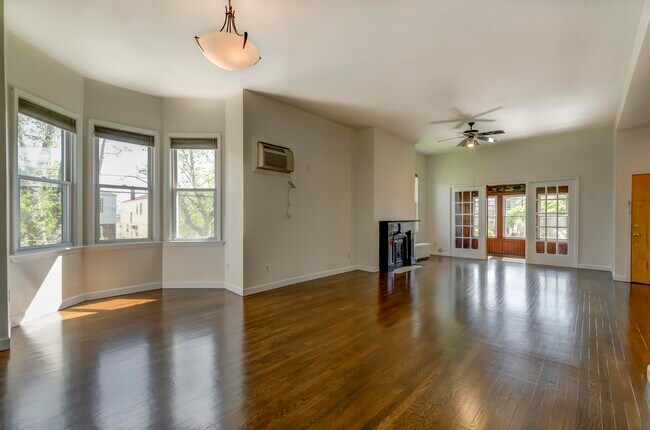 Primary Photo - 447 Ave E