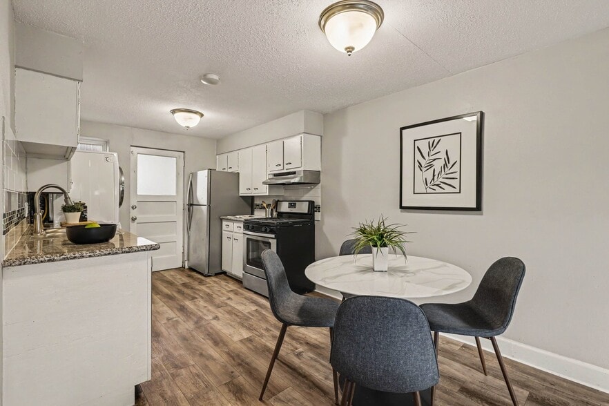 Dining area/kitchen - 105 S Meade St