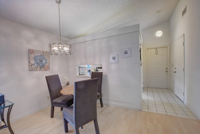 Building Photo - 8089 Springtree Rd