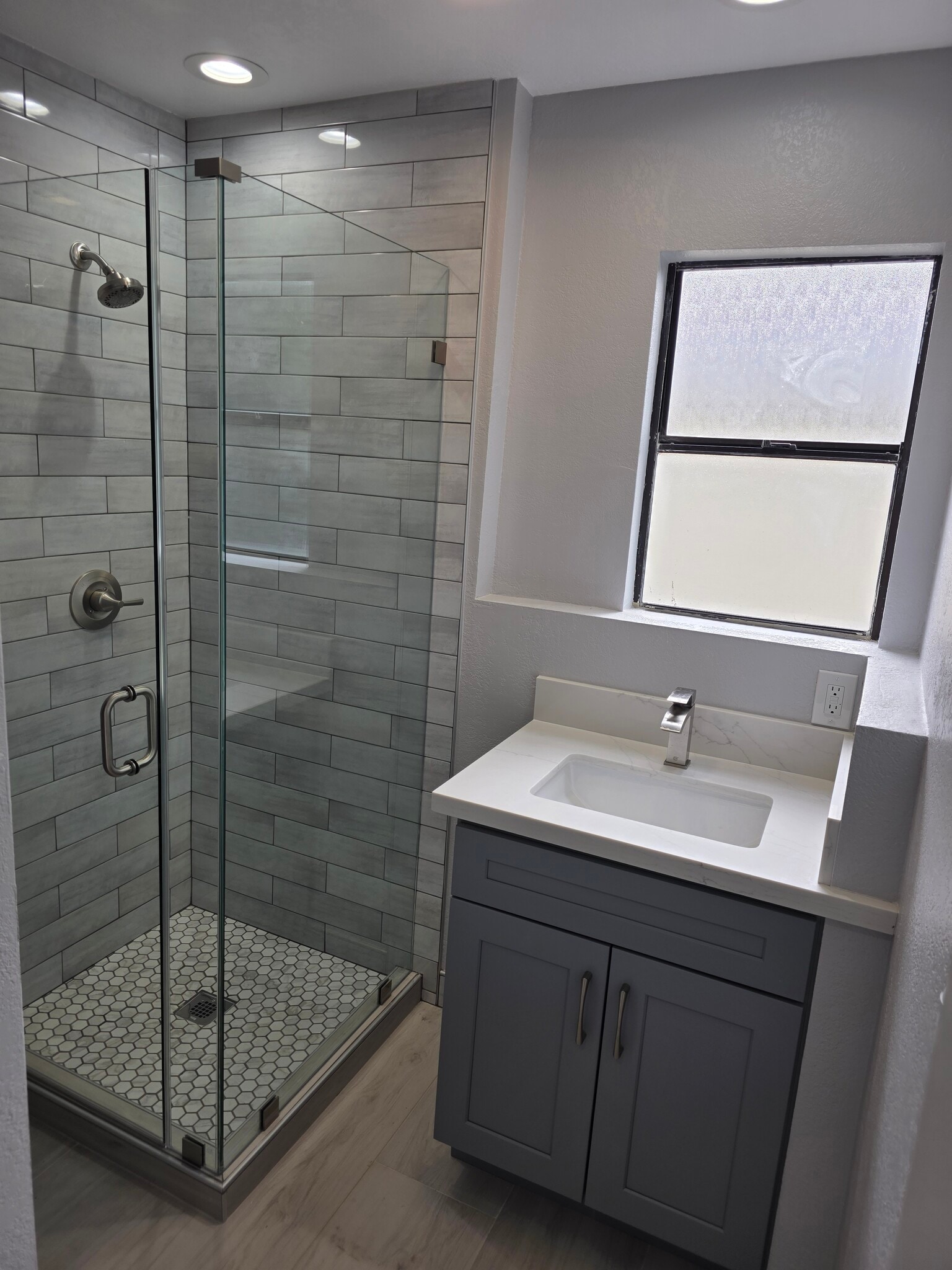 Building Photo - 1129 W 23rd St