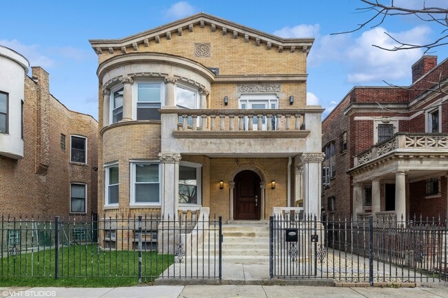 Primary Photo - 5353 S Michigan Ave