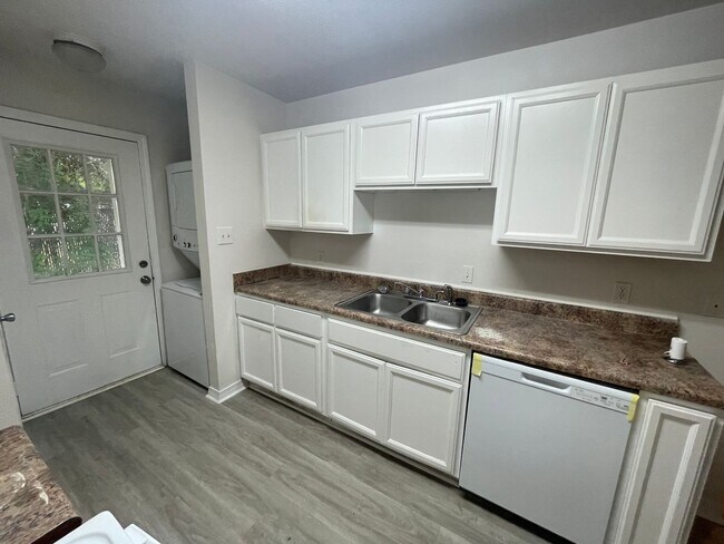 Building Photo - 31 Grand Lido