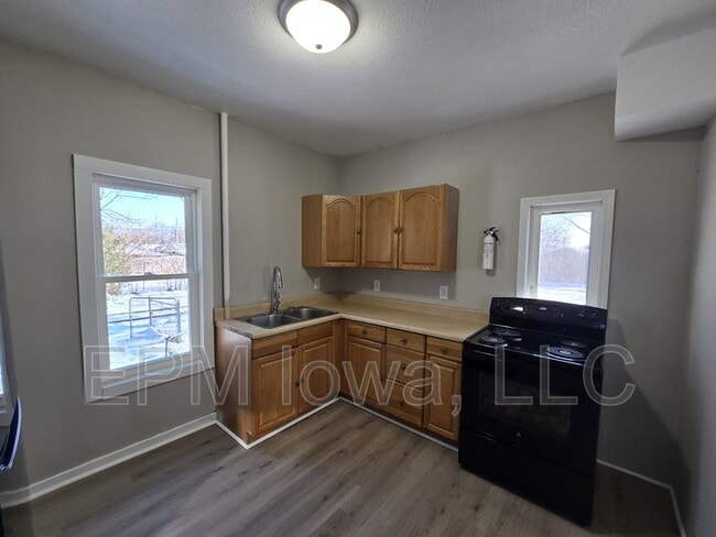 Building Photo - 827 Dawson St