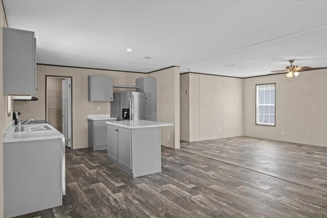 Building Photo - 6711 Hidden Oaks Dr