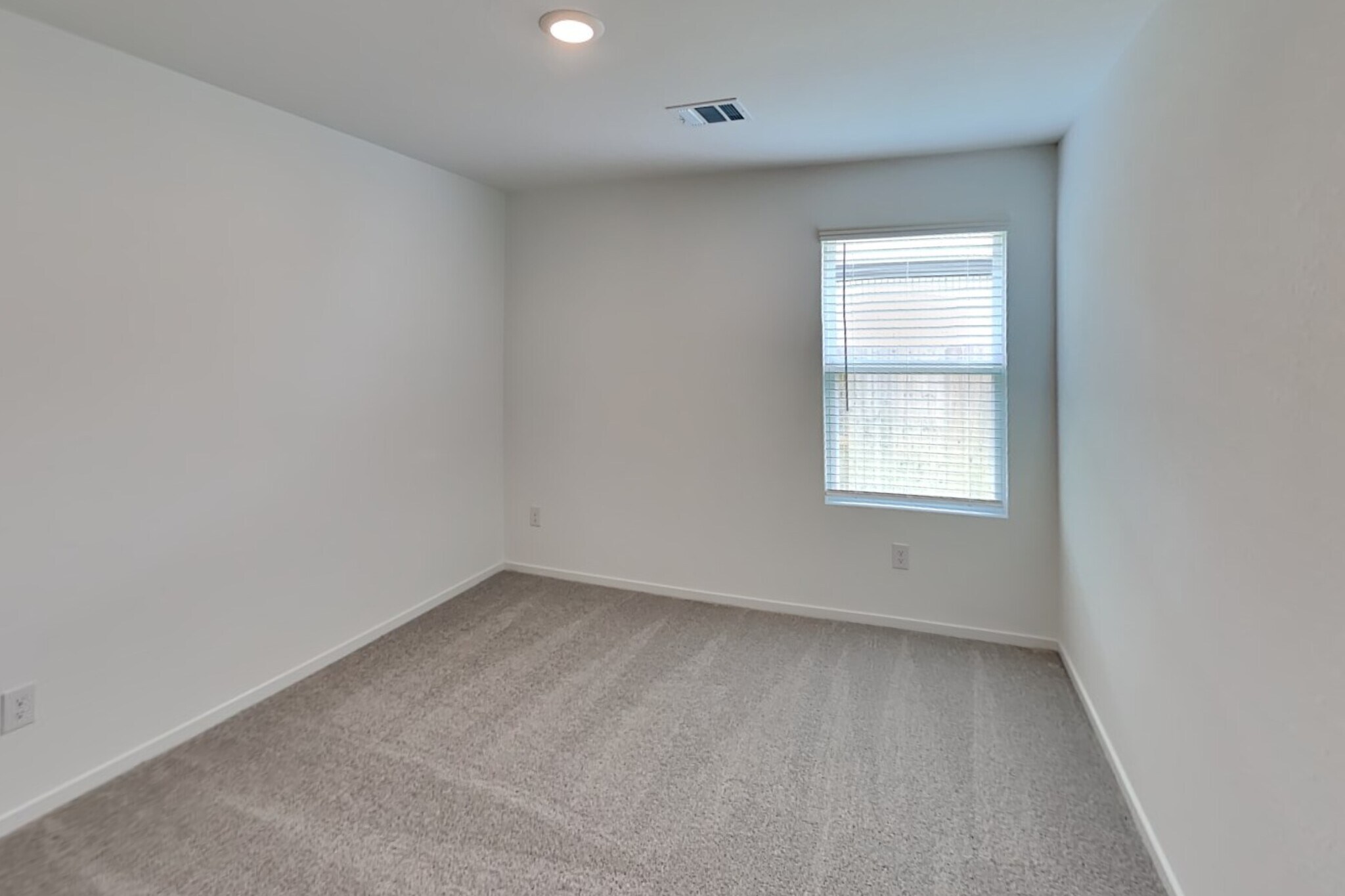 Building Photo - 922 Lago Laceno Ln