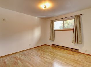 Building Photo - Queen Anne Triplex