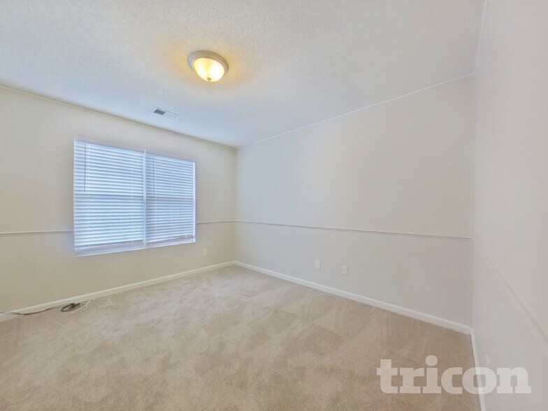 Building Photo - 1422 Gentry Ct