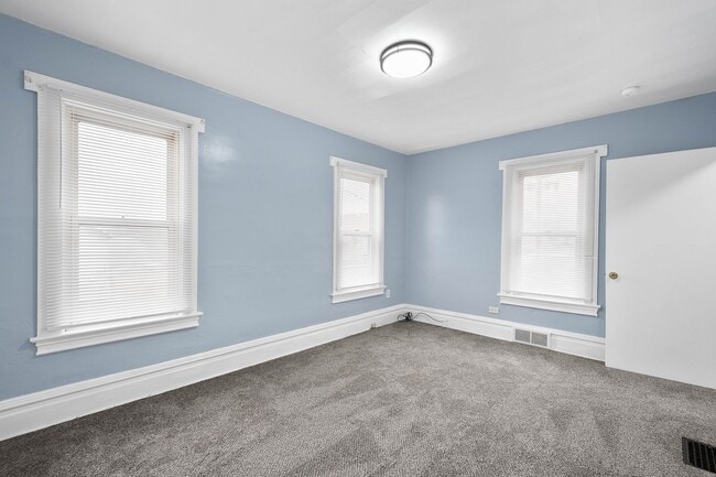 Building Photo - Stunning 2 bedroom home in Homestead avail...