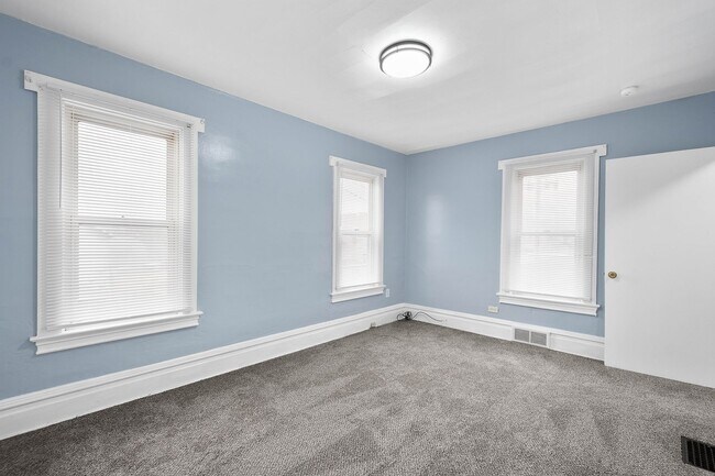 Building Photo - Stunning 2 bedroom home in Homestead available September 1!