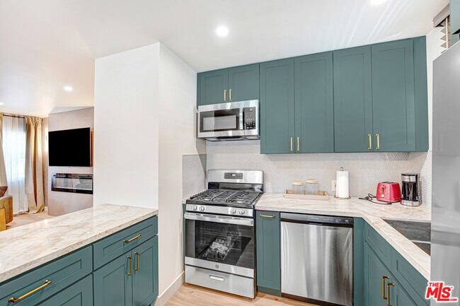 Building Photo - 5252 Canoga Ave