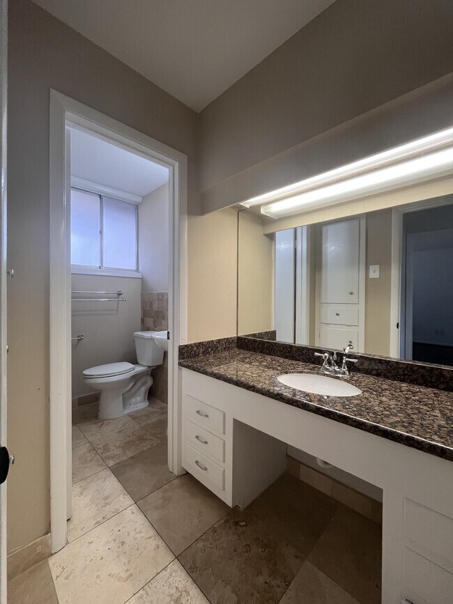 Building Photo - 5123 Del Monte Dr