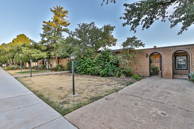 Building Photo - 1/2 Off 1st months rent