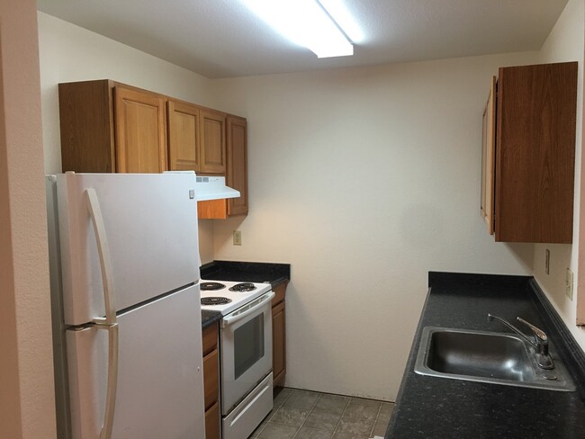 Building Photo - 2 bdrm 1.5 bath 2nd floor Southpointe at W...