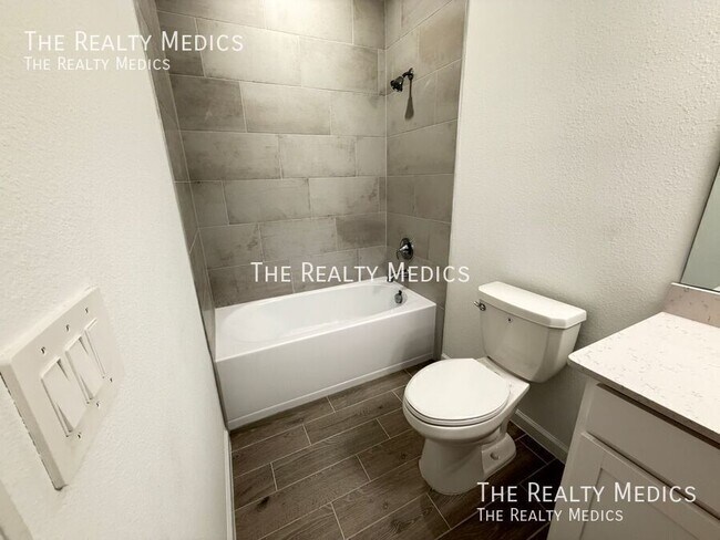 Building Photo - 6578 SW 89th Loop