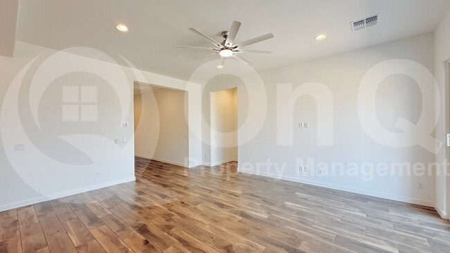 Building Photo - 10048 S Dutchman Dr