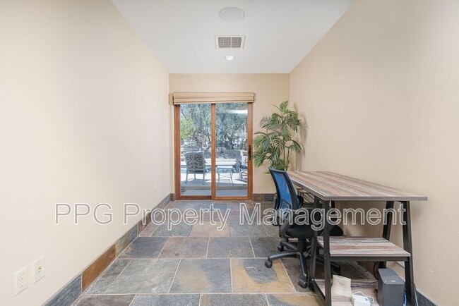 Building Photo - 4725 N Brookview Terrace