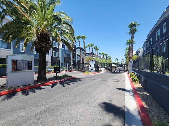 Building Photo - 9050 W Tropicana Ave