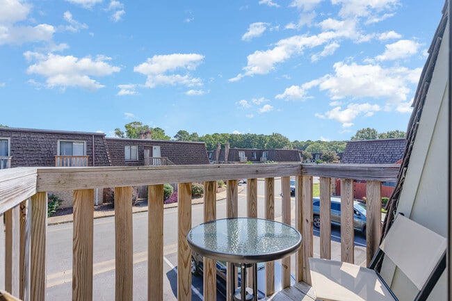 Building Photo - 1611 Ocean Bay Dr