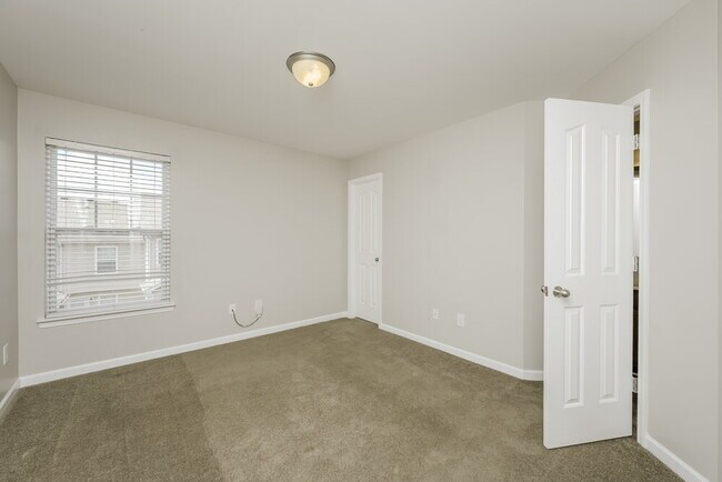 Building Photo - 8035 Logan Dr