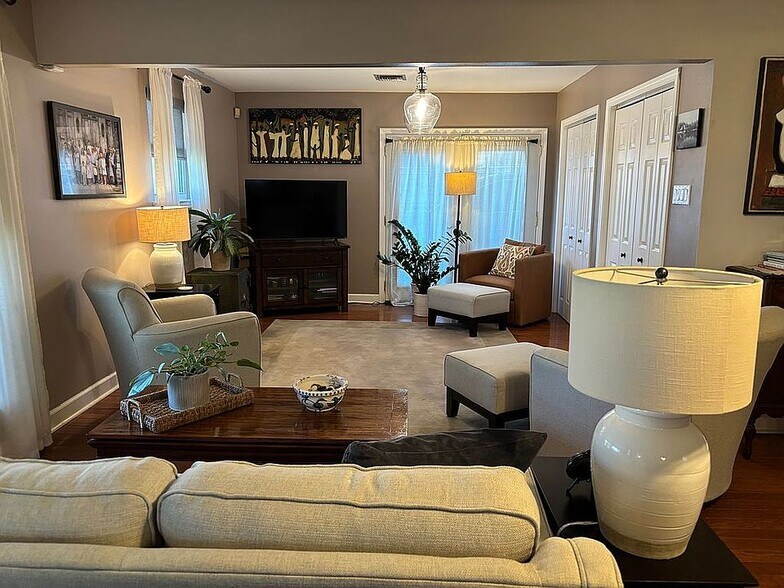 Building Photo - 1349 Ocean Dr