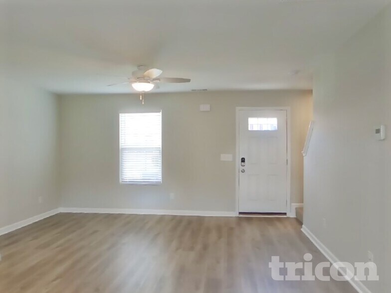 Building Photo - 2512 Solomon Ln