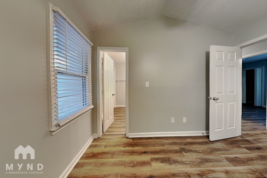 Building Photo - 409 Crosspine Dr
