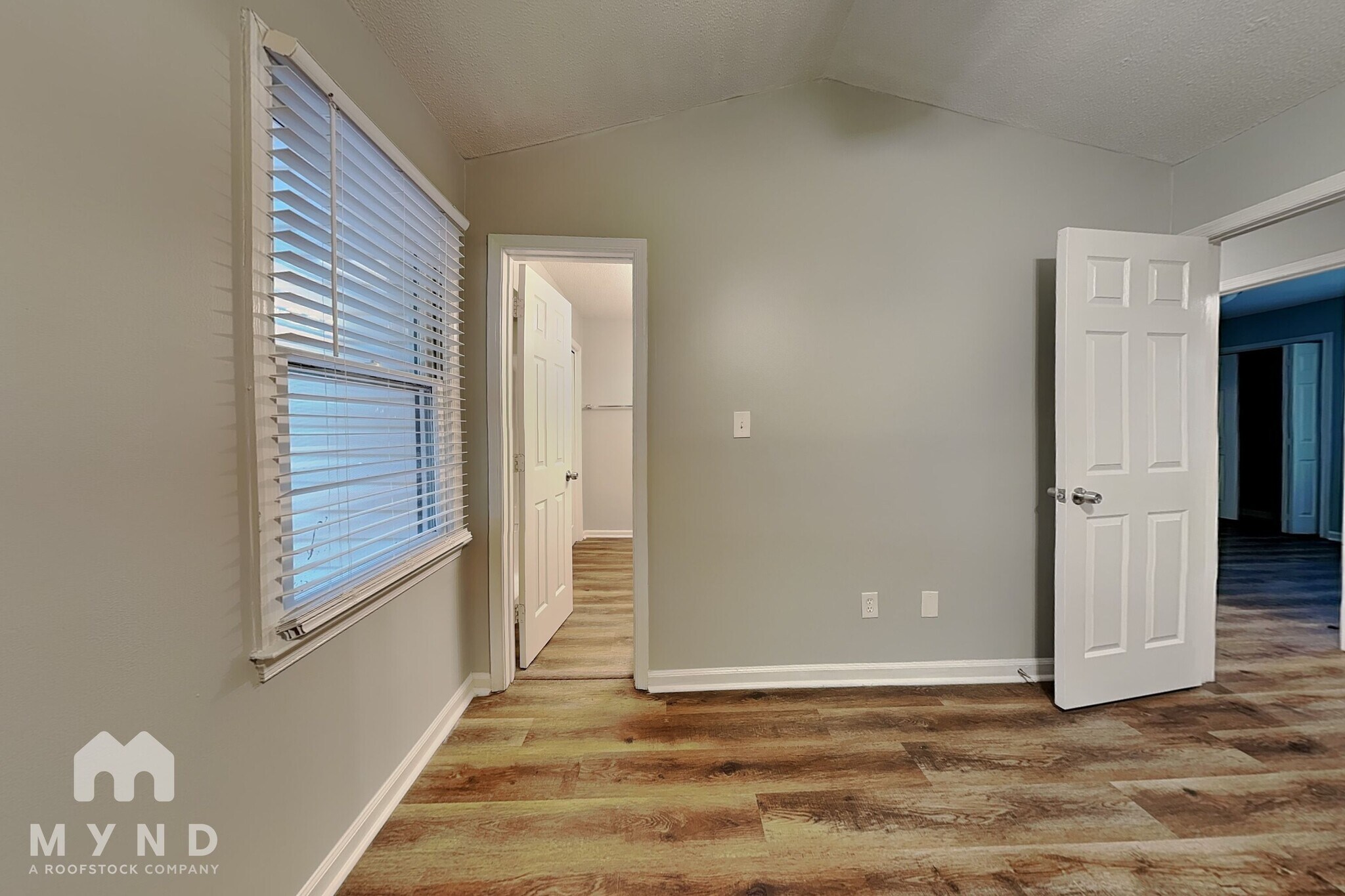 Building Photo - 409 Crosspine Dr