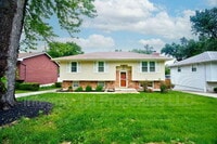 Building Photo - 6910 NW Belvidere Pkwy