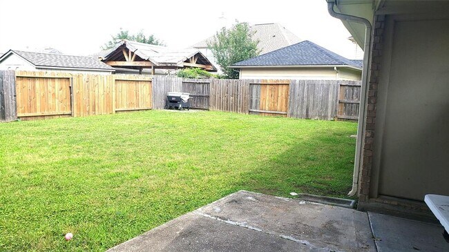 Building Photo - 1826 Pinewood Ct Dr