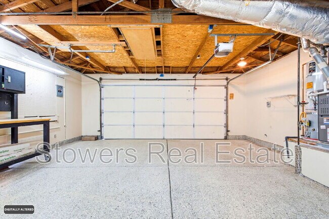 Building Photo - 318 Joyce St