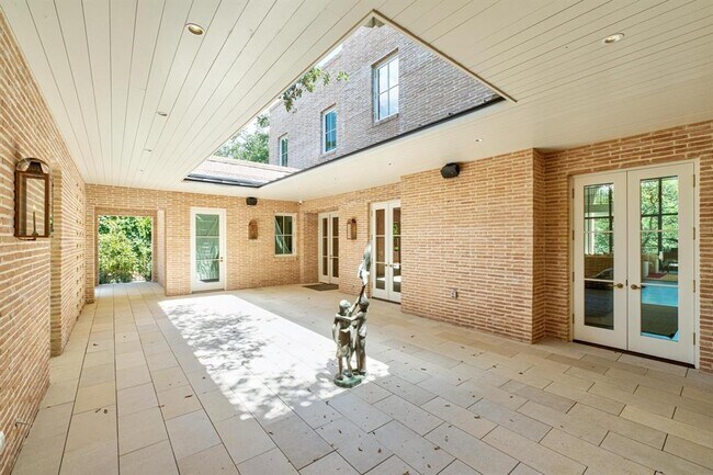 Building Photo - 4500 River Wood Ct