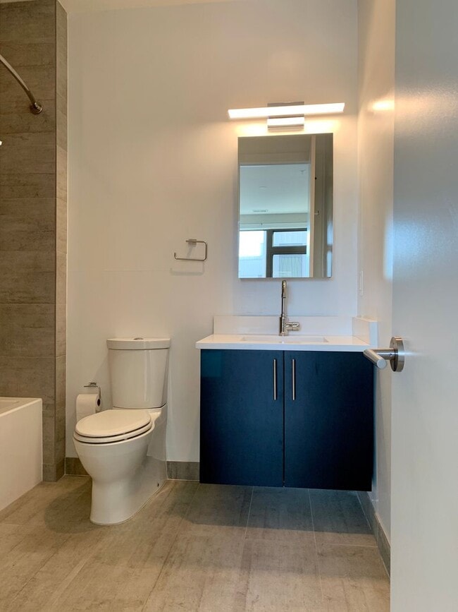 Building Photo - Stunning 3-Bed Townhome with Garage in Northern Liberties! Available mid-July!