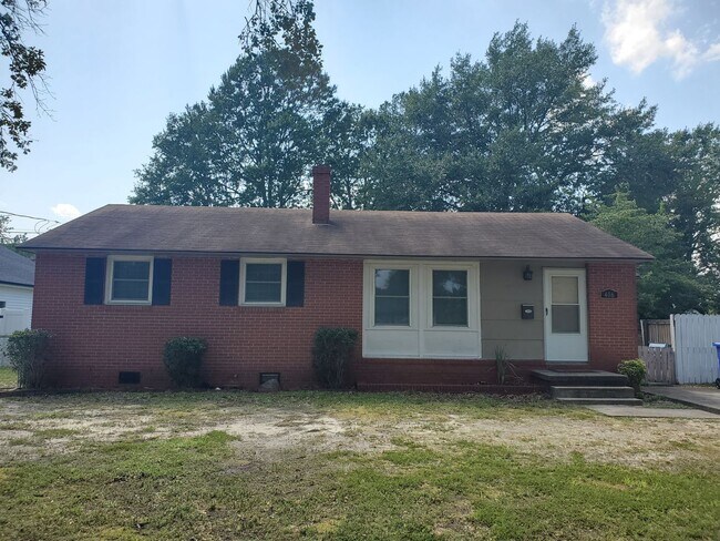 Primary Photo - 406 Buie Ct