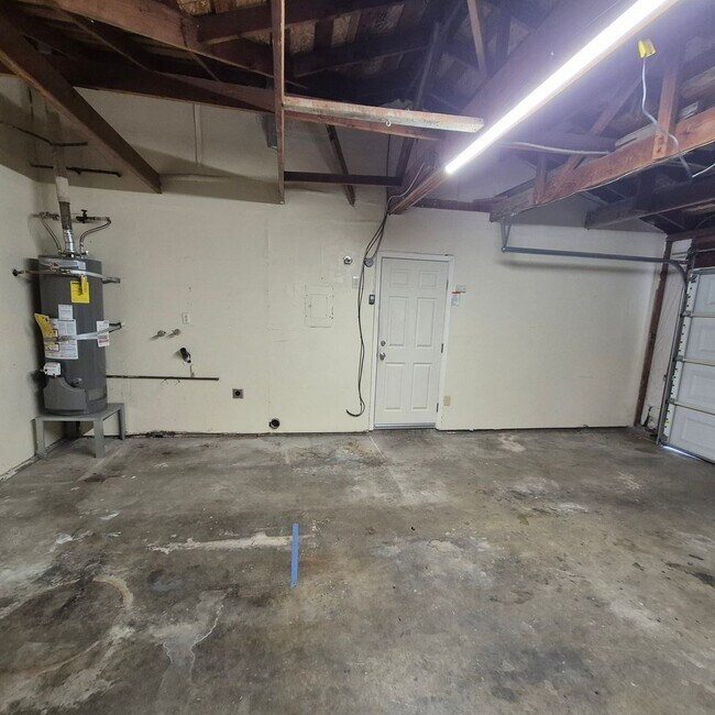 Building Photo - 3332 Jayanne Way