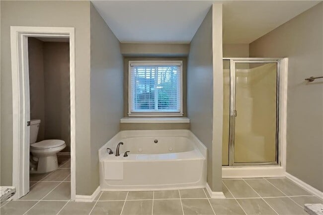 Building Photo - 374 Oak Springs Dr NW