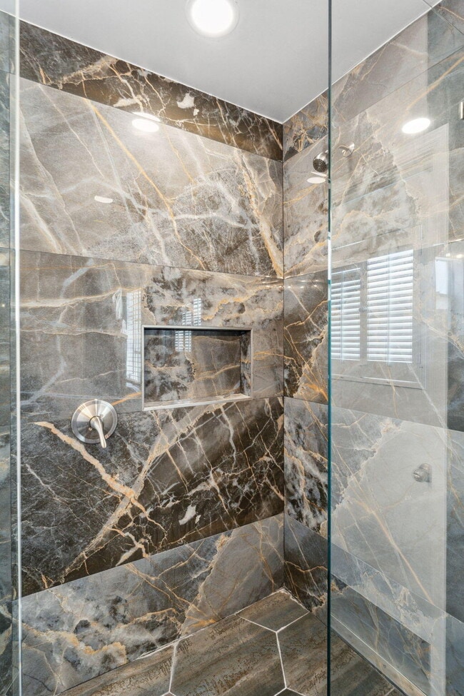 Building Photo - 4194 Honeysuckle Ave