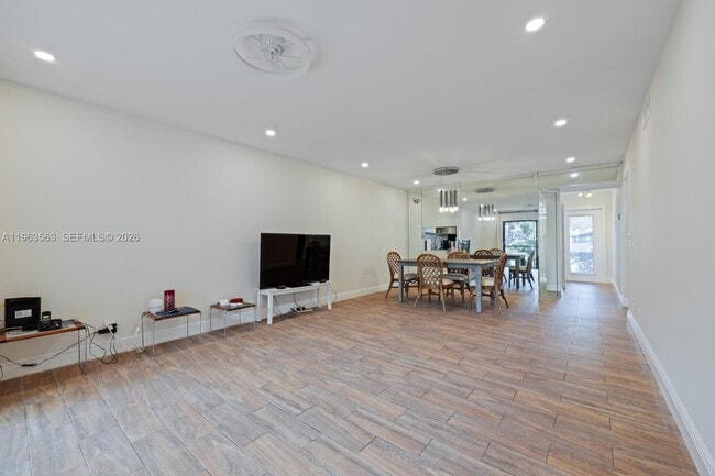 Building Photo - 200 Gate Rd