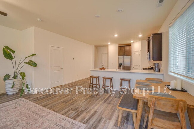 Building Photo - 7120 NE 153rd Pl