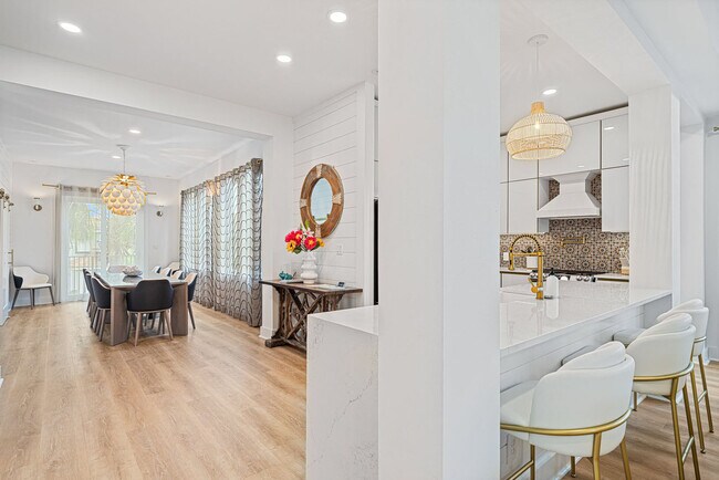 Building Photo - 20 St Francis Dr S