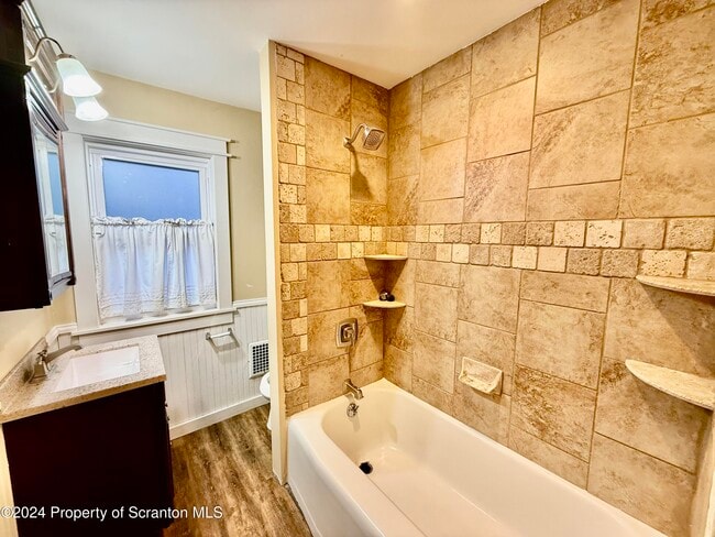 Building Photo - 22 S Goodwin Ave