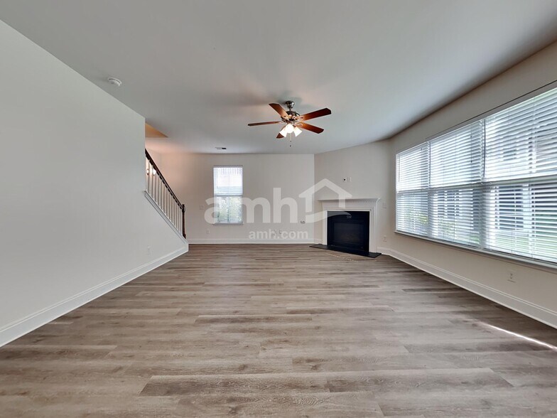 Building Photo - 452 Brick Kiln Dr
