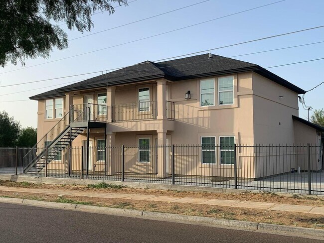 Building Photo - 3301 S Louisiana Ave