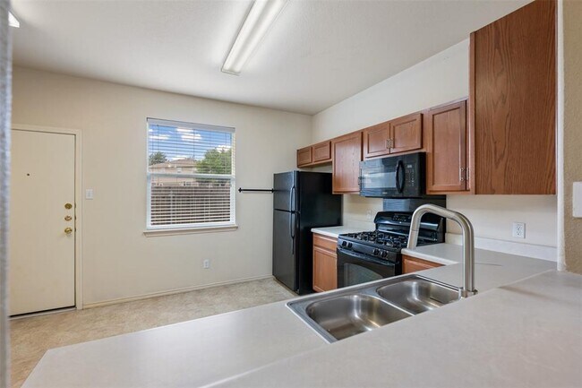 Building Photo - 14412 Lewis Carroll Ln